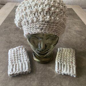 Women's Slouchy Beanie & Wrist Warmer Set Hand Crocheted NEW